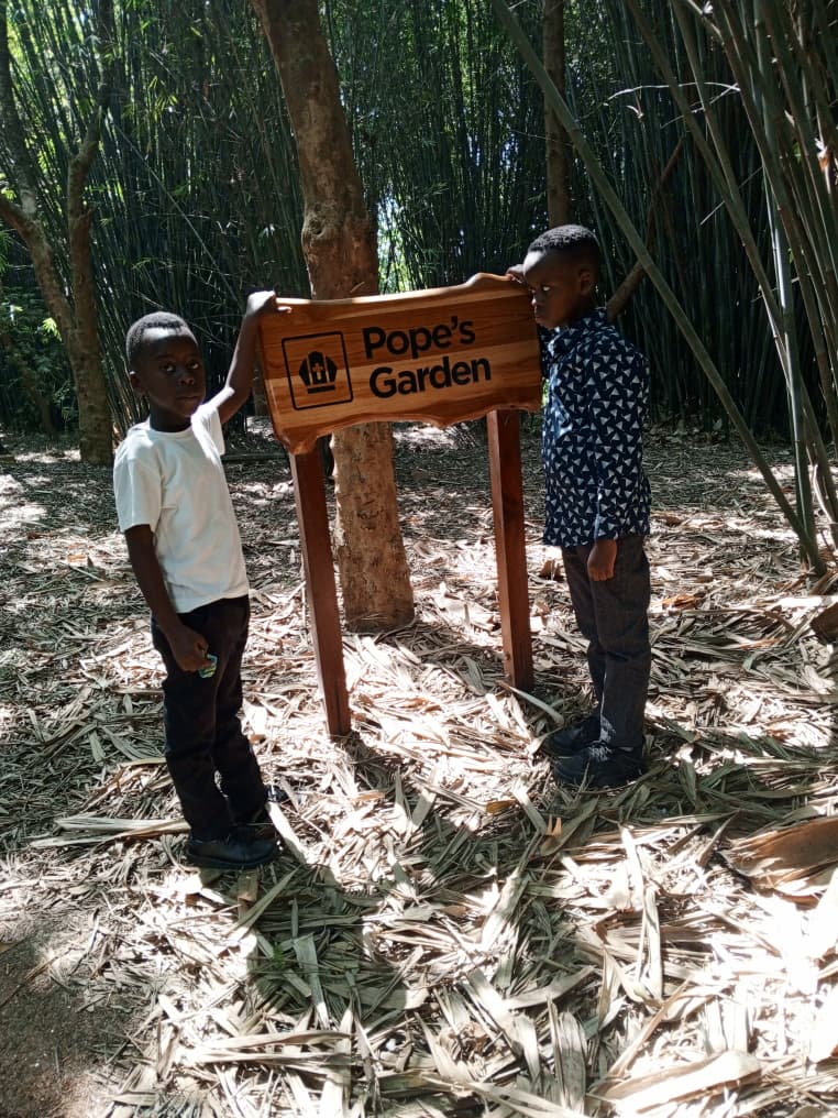 Children visiting educational sites