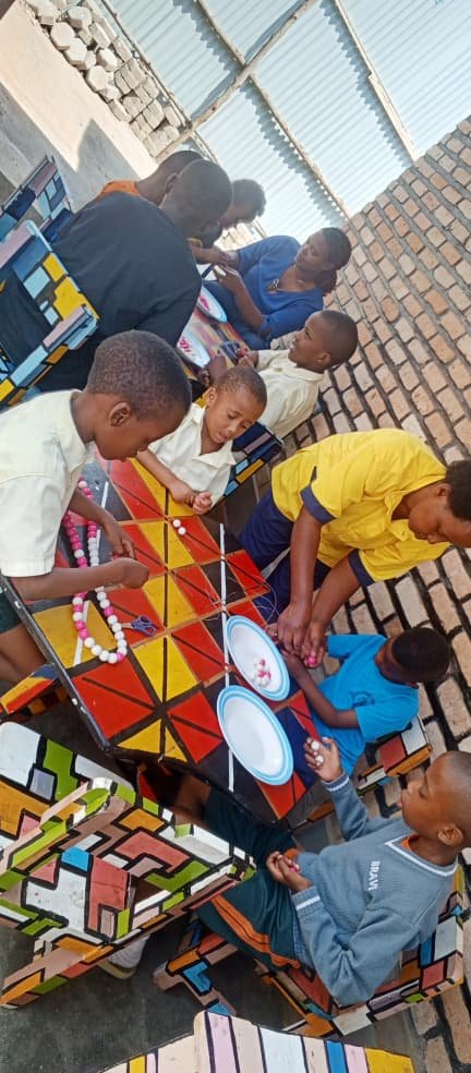 Child_with_autism_creating_arts